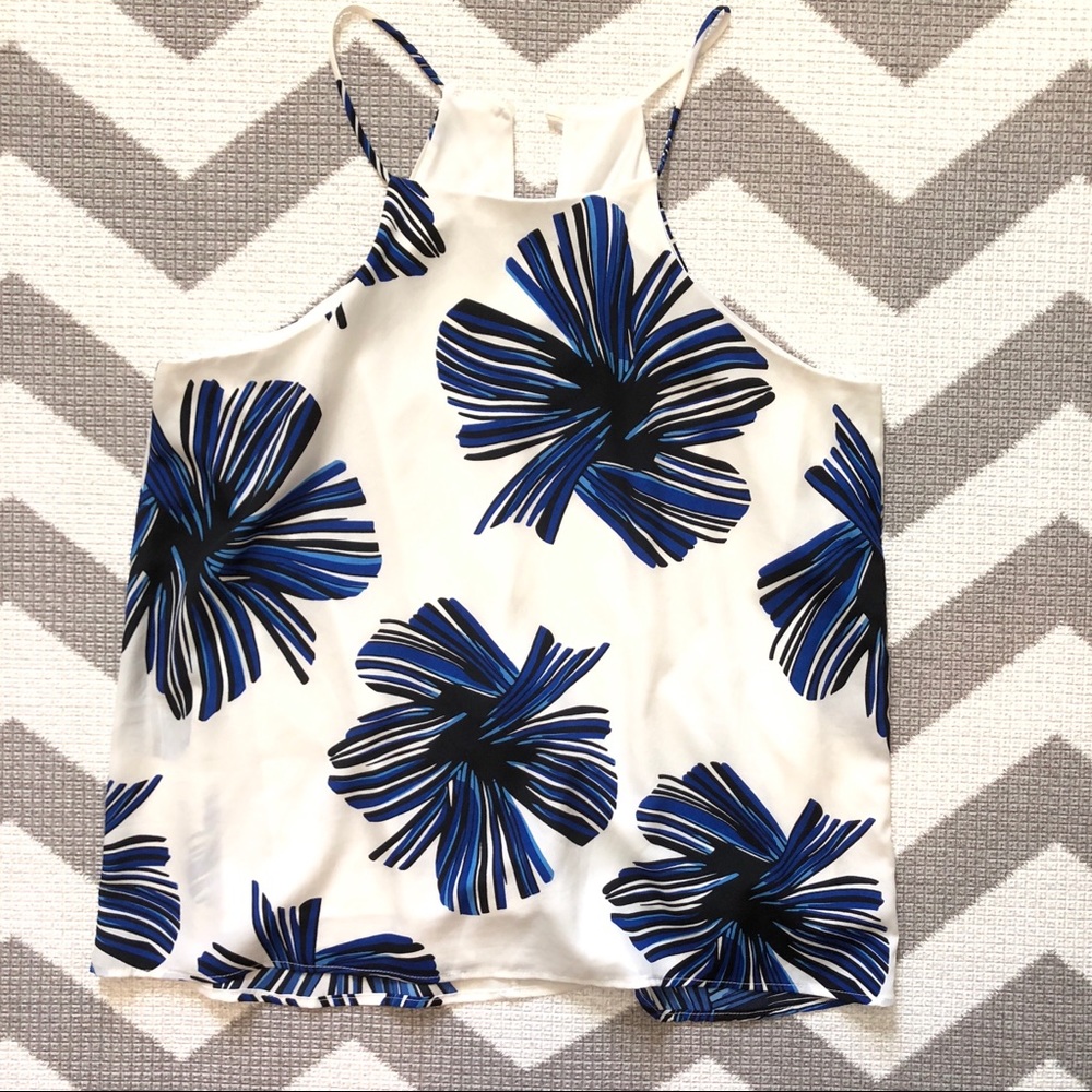 Francesca’s top white with flowers size large
